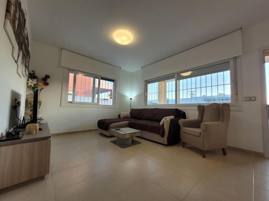 Chalet Adosado Acogedor Busot Alicante Luaran gambar